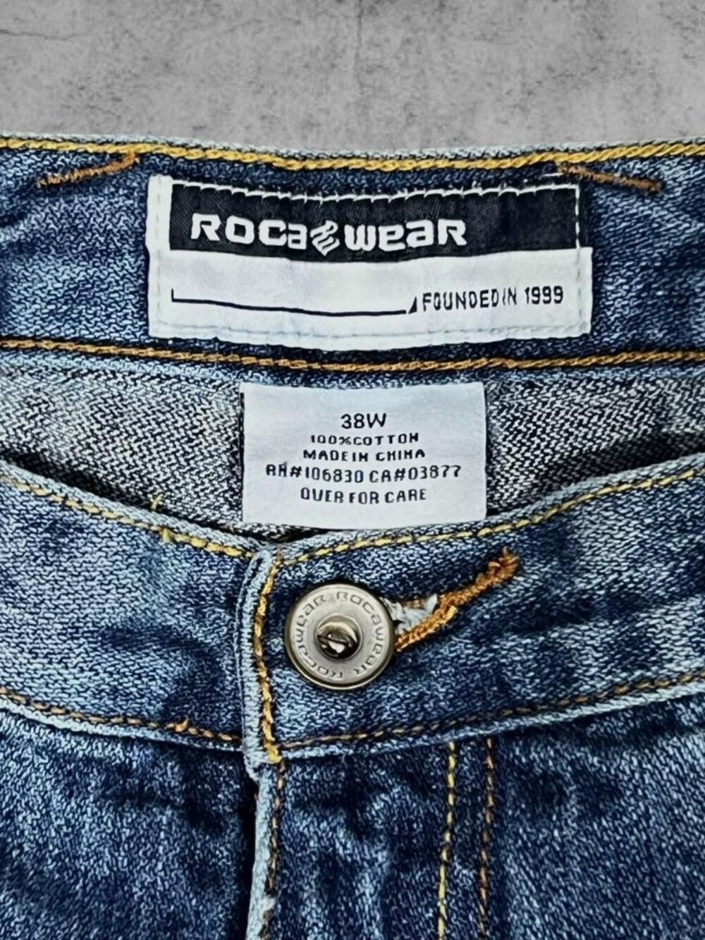 Vintage Rocawear Baggy Denim Shorts, Size 38 - Picture 8 of 8